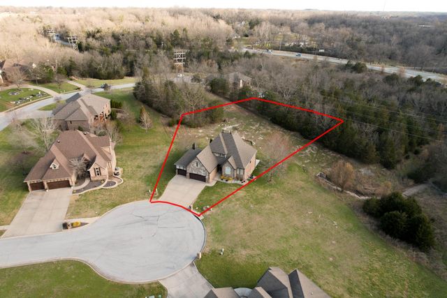 1639 E Oak Creek Street, Springfield, MO 65804