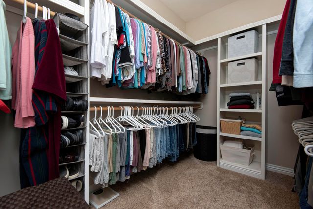 1639 E Oak Creek Street, Springfield, MO 65804