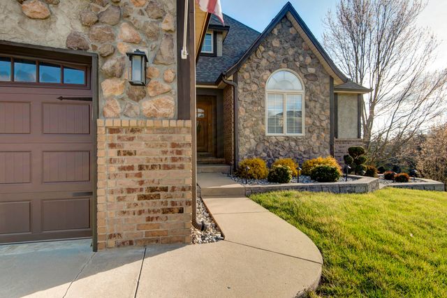 1639 E Oak Creek Street, Springfield, MO 65804