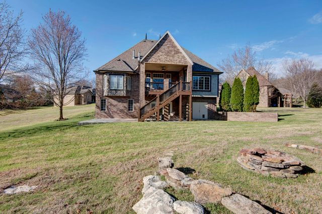 1639 E Oak Creek Street, Springfield, MO 65804