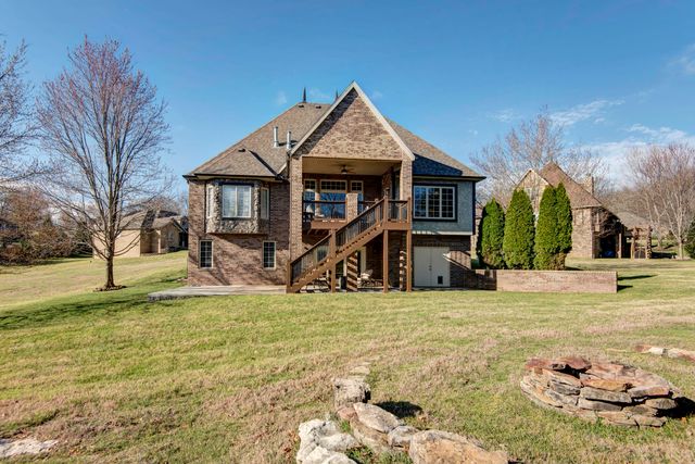 1639 E Oak Creek Street, Springfield, MO 65804