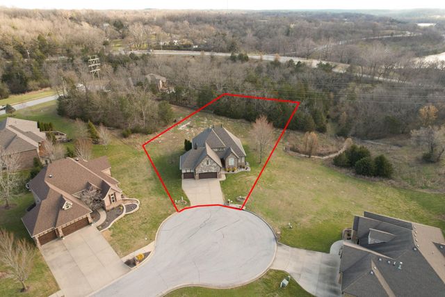 1639 E Oak Creek Street, Springfield, MO 65804