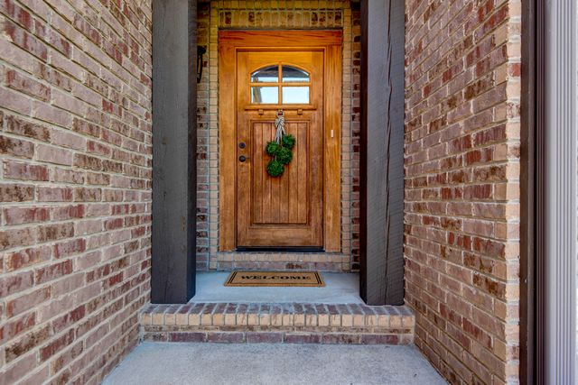 1639 E Oak Creek Street, Springfield, MO 65804