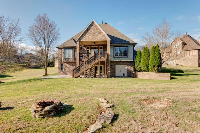 1639 E Oak Creek Street, Springfield, MO 65804