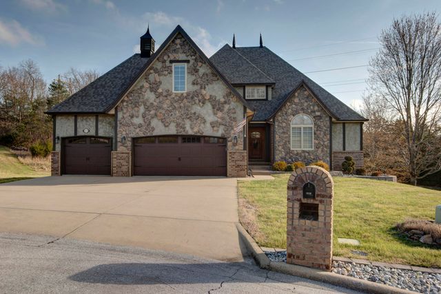 1639 E Oak Creek Street, Springfield, MO 65804