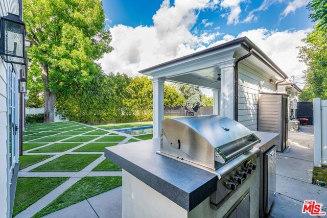 4800 ZELZAH Avenue, Encino (los Angeles), CA 91316