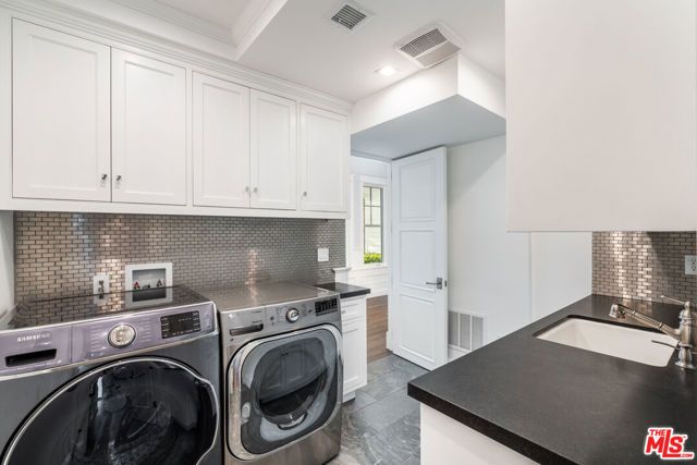 4800 ZELZAH Avenue, Encino (los Angeles), CA 91316