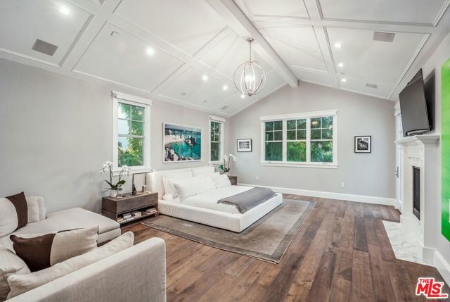 4800 ZELZAH Avenue, Encino (los Angeles), CA 91316