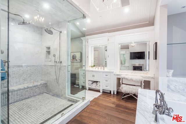 4800 ZELZAH Avenue, Encino (los Angeles), CA 91316
