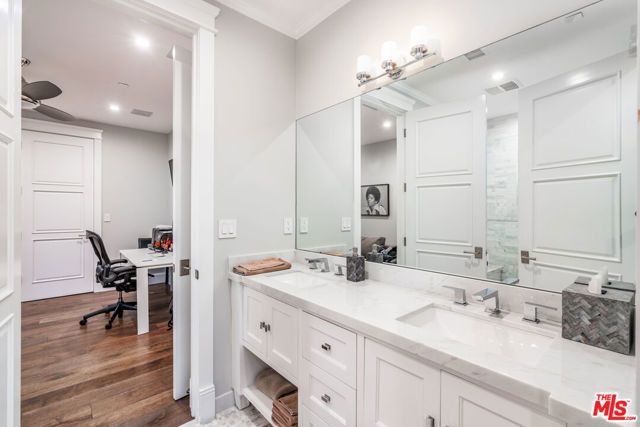 4800 ZELZAH Avenue, Encino (los Angeles), CA 91316