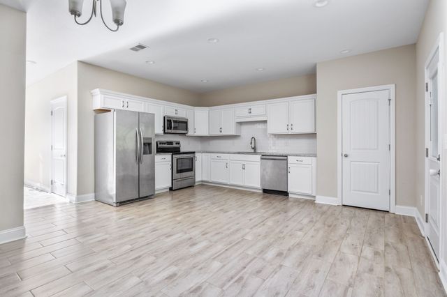 402 Shelby St D, Clarksville, TN 37042