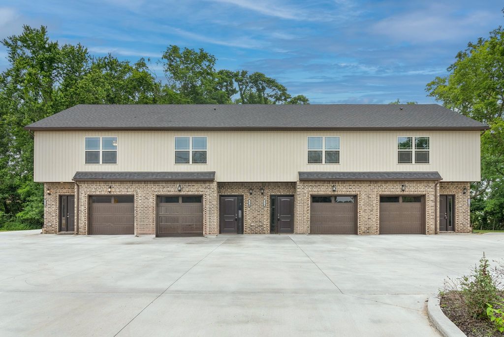 402 Shelby St D, Clarksville, TN 37042