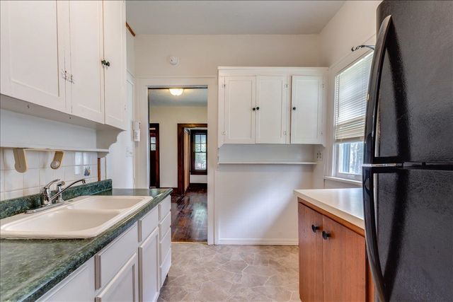 321 S Chautauqua Ave, Wichita, KS 67211