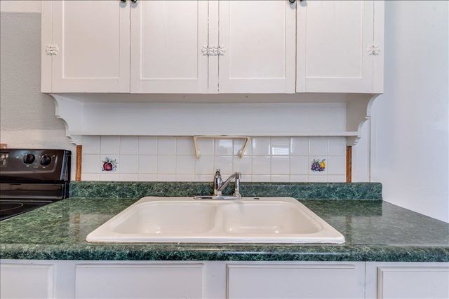 321 S Chautauqua Ave, Wichita, KS 67211