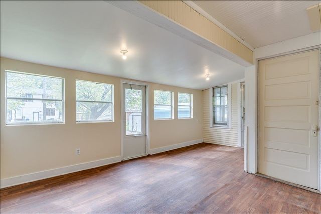 321 S Chautauqua Ave, Wichita, KS 67211