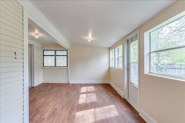 321 S Chautauqua Ave, Wichita, KS 67211