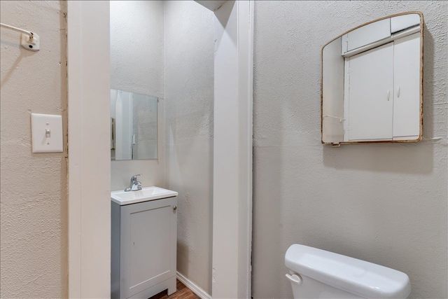 321 S Chautauqua Ave, Wichita, KS 67211