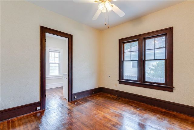 321 S Chautauqua Ave, Wichita, KS 67211