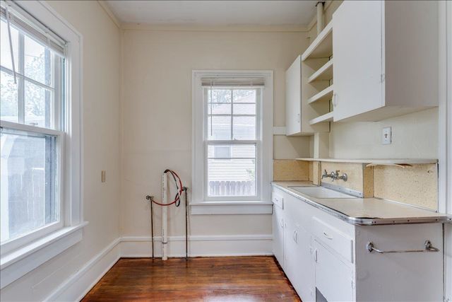 321 S Chautauqua Ave, Wichita, KS 67211