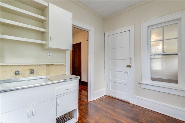 321 S Chautauqua Ave, Wichita, KS 67211