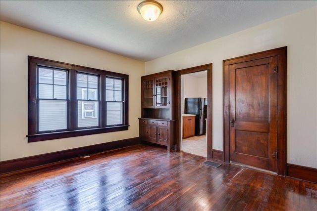 321 S Chautauqua Ave, Wichita, KS 67211