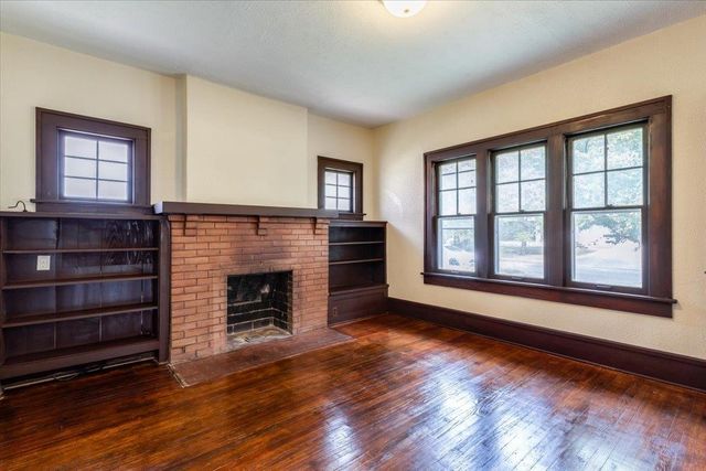 321 S Chautauqua Ave, Wichita, KS 67211