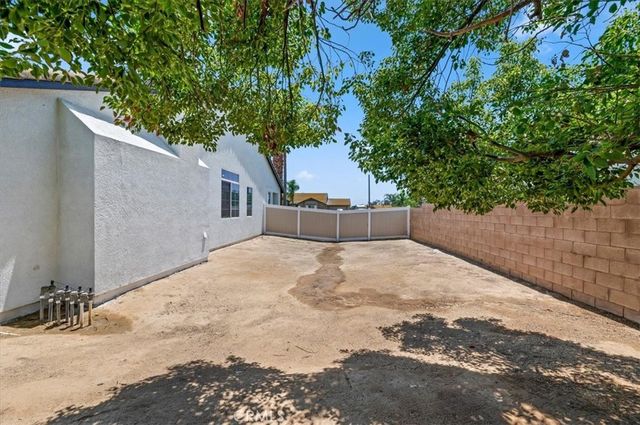 9985 Willowbrook Road, Jurupa Valley, CA 92509