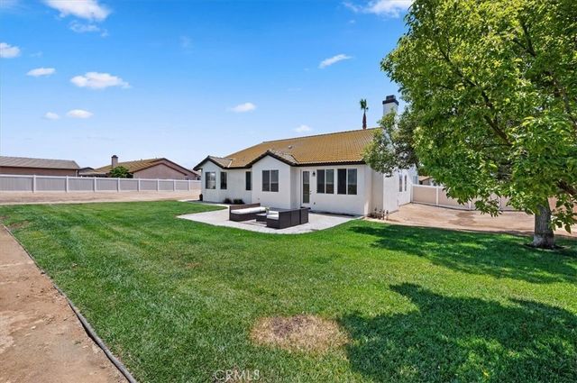 9985 Willowbrook Road, Jurupa Valley, CA 92509