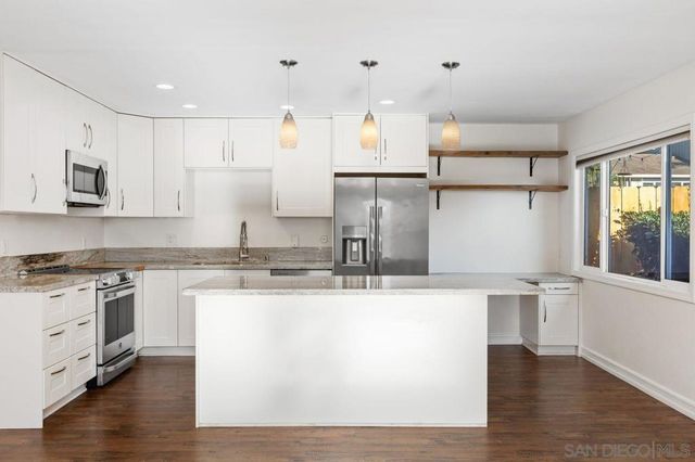 401 Requeza St F1, Encinitas, CA 92024