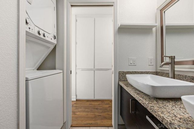 401 Requeza St F1, Encinitas, CA 92024