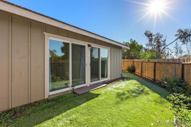 401 Requeza St F1, Encinitas, CA 92024