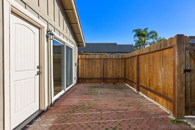 401 Requeza St F1, Encinitas, CA 92024