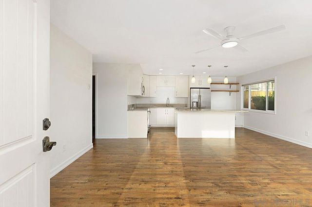 401 Requeza St F1, Encinitas, CA 92024