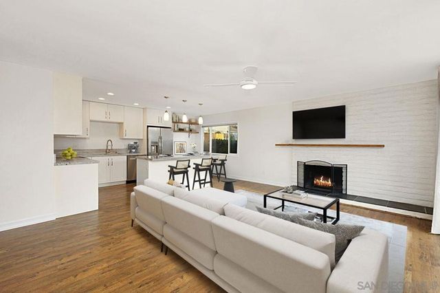 401 Requeza St F1, Encinitas, CA 92024