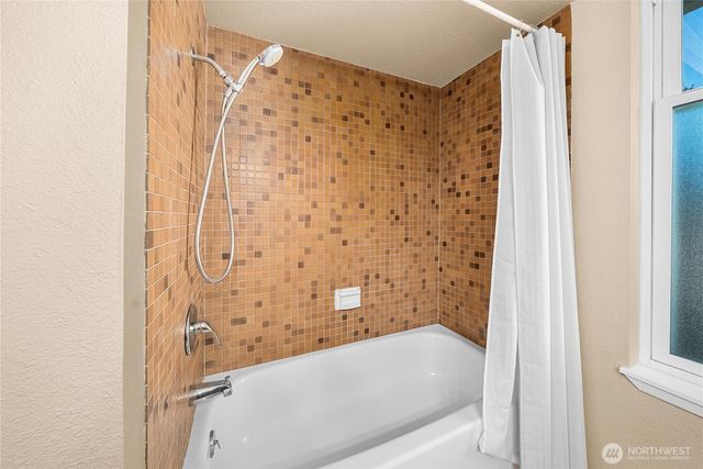 16609 163rd Place SE, Renton, WA 98058