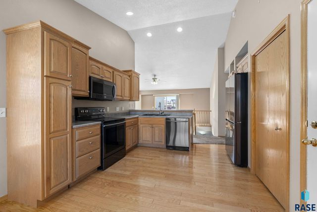 4847 S Samantha Dr Drive, Sioux Falls, SD 57106