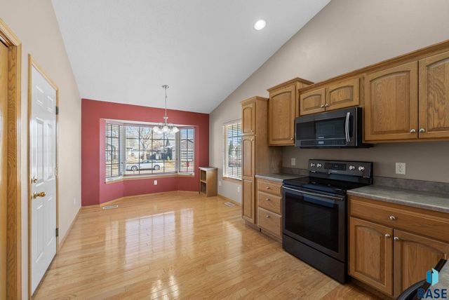 4847 S Samantha Dr Drive, Sioux Falls, SD 57106