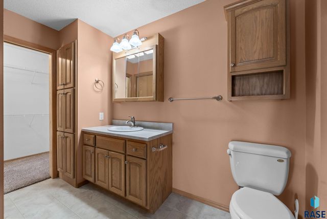 4847 S Samantha Dr Drive, Sioux Falls, SD 57106