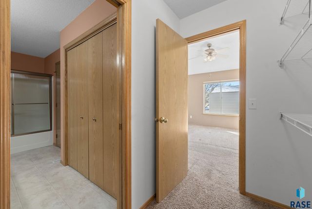 4847 S Samantha Dr Drive, Sioux Falls, SD 57106