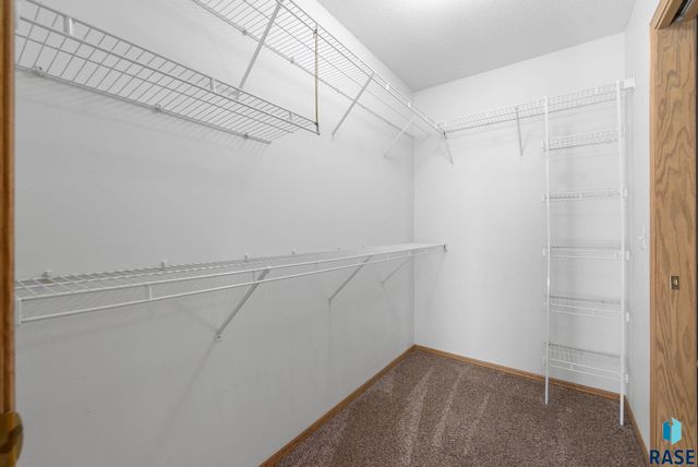 4847 S Samantha Dr Drive, Sioux Falls, SD 57106