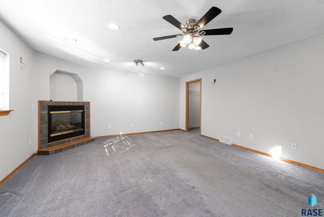 4847 S Samantha Dr Drive, Sioux Falls, SD 57106