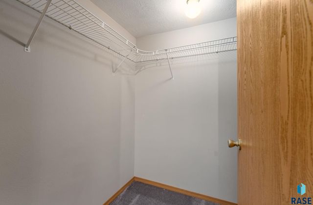 4847 S Samantha Dr Drive, Sioux Falls, SD 57106