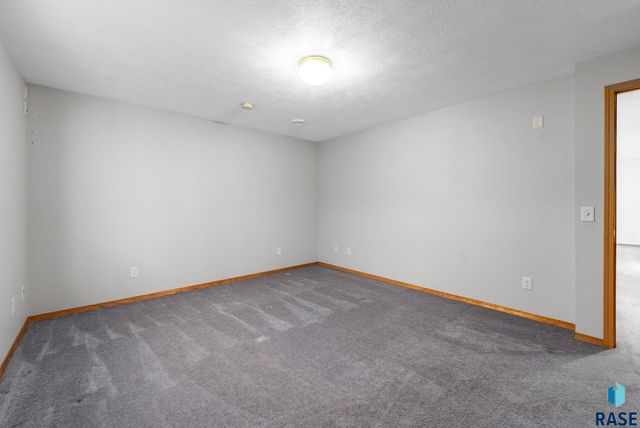 4847 S Samantha Dr Drive, Sioux Falls, SD 57106