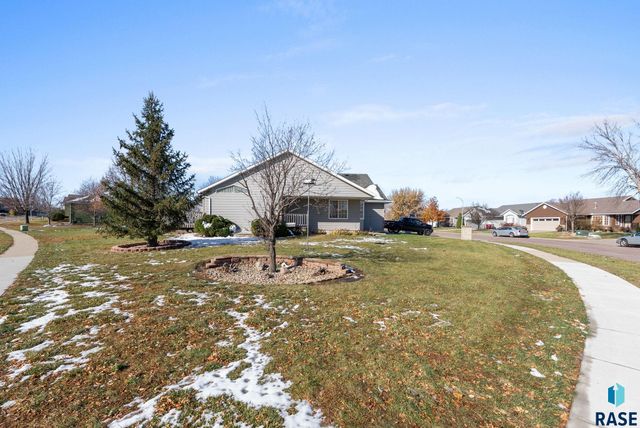 4847 S Samantha Dr Drive, Sioux Falls, SD 57106