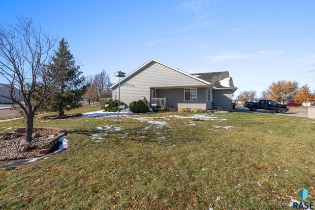 4847 S Samantha Dr Drive, Sioux Falls, SD 57106
