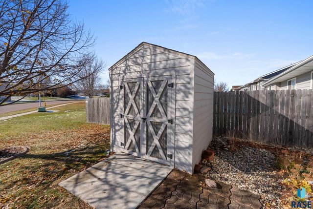 4847 S Samantha Dr Drive, Sioux Falls, SD 57106