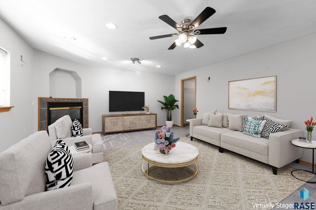 4847 S Samantha Dr Drive, Sioux Falls, SD 57106