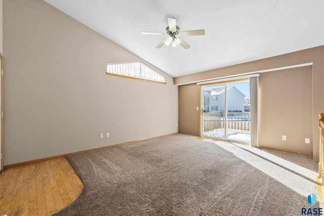 4847 S Samantha Dr Drive, Sioux Falls, SD 57106