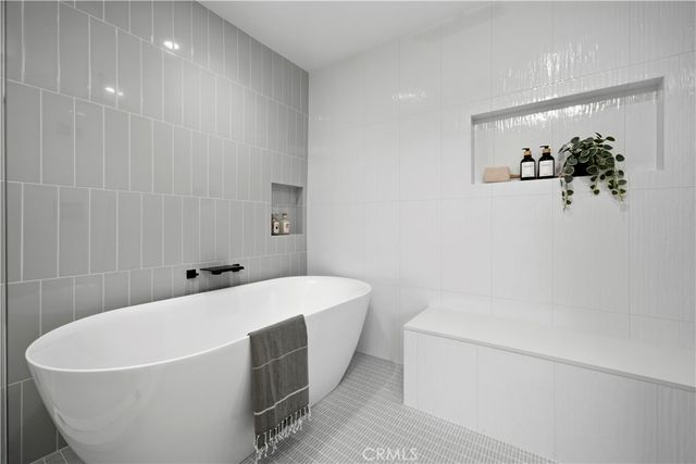 1943 Pelican Place, Costa Mesa, CA 92626