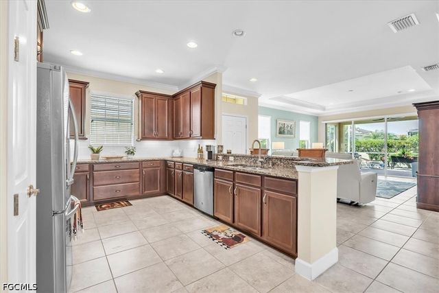 2615 Vareo CT, Cape Coral, FL 33991